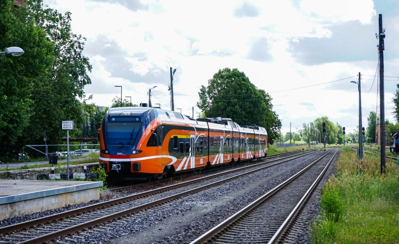 Elroni rong Tartu jaamas